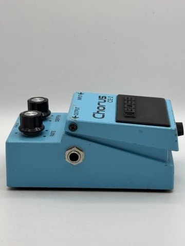 Boss CE-2